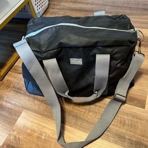 Mb Greene Duffle Bag brand new condition